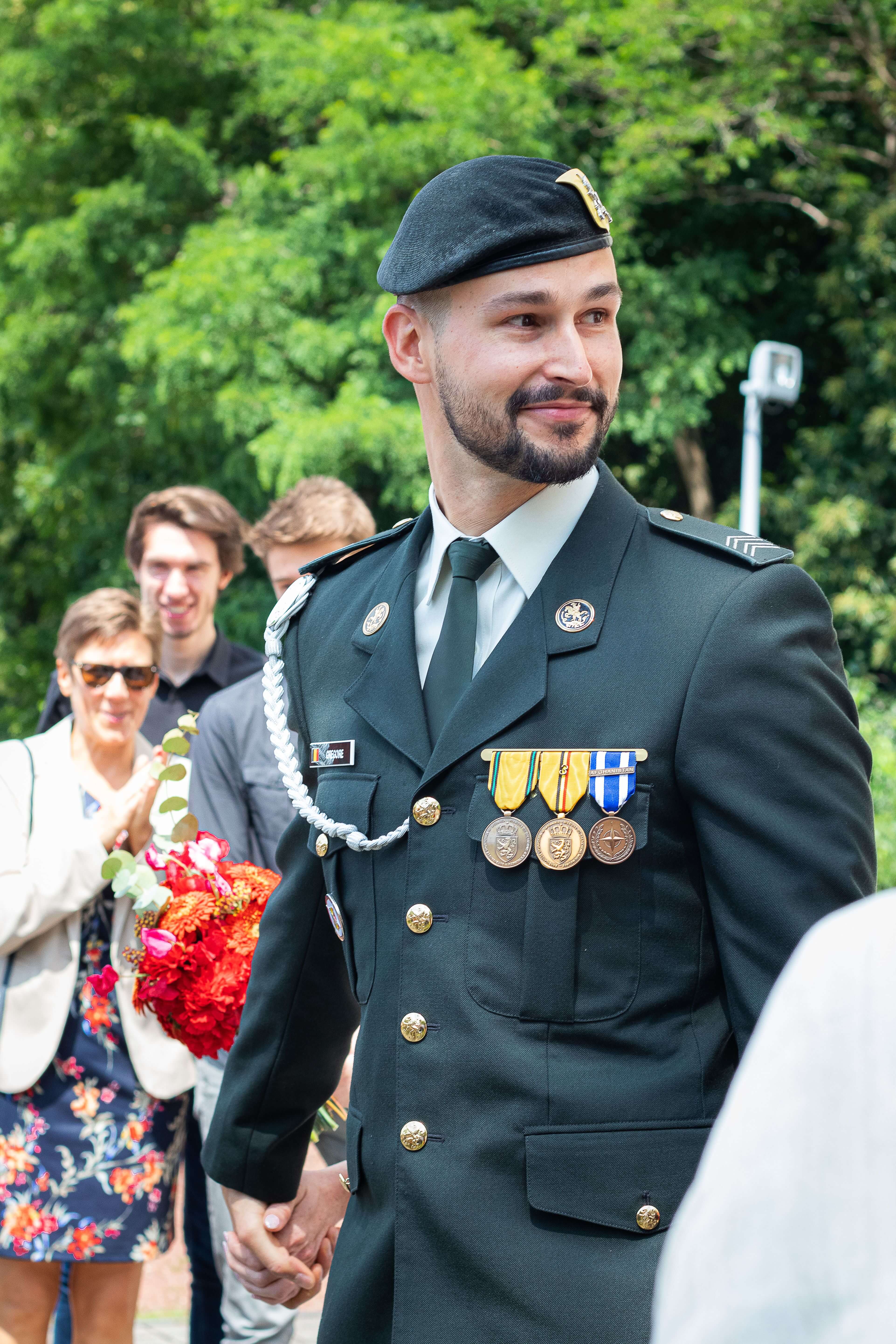 Missing alternative text