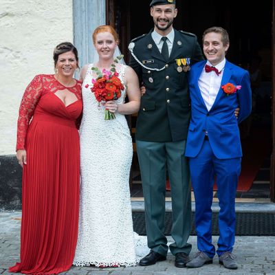 Missing alternative text