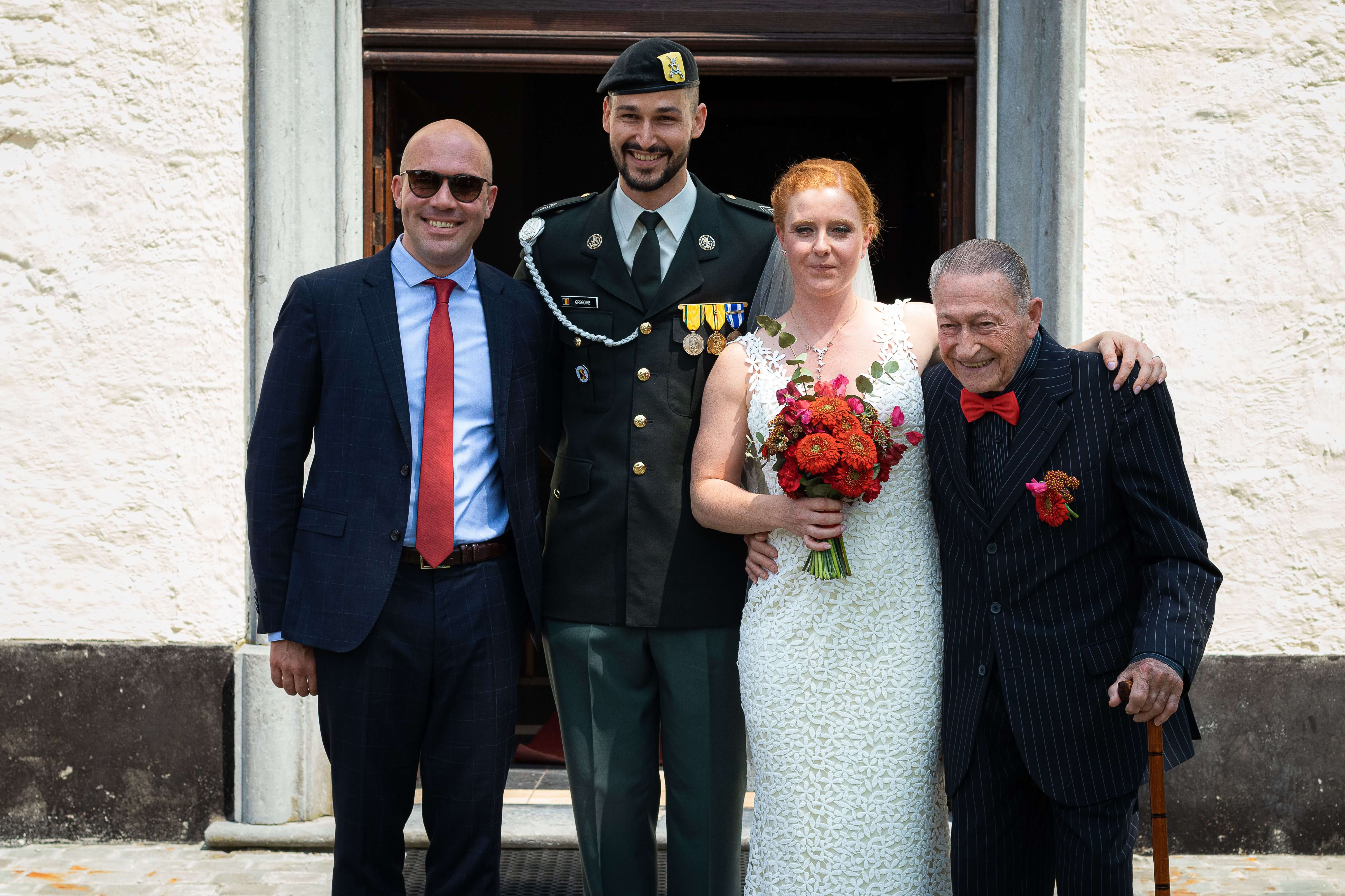 Missing alternative text