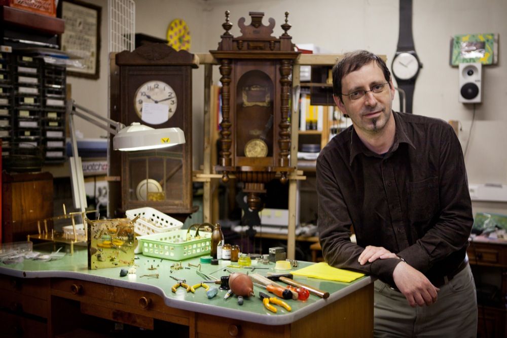 Missing alternative text