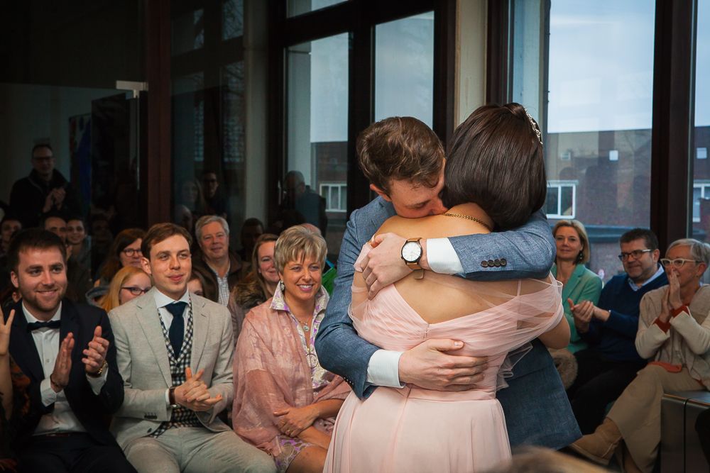 Missing alternative text