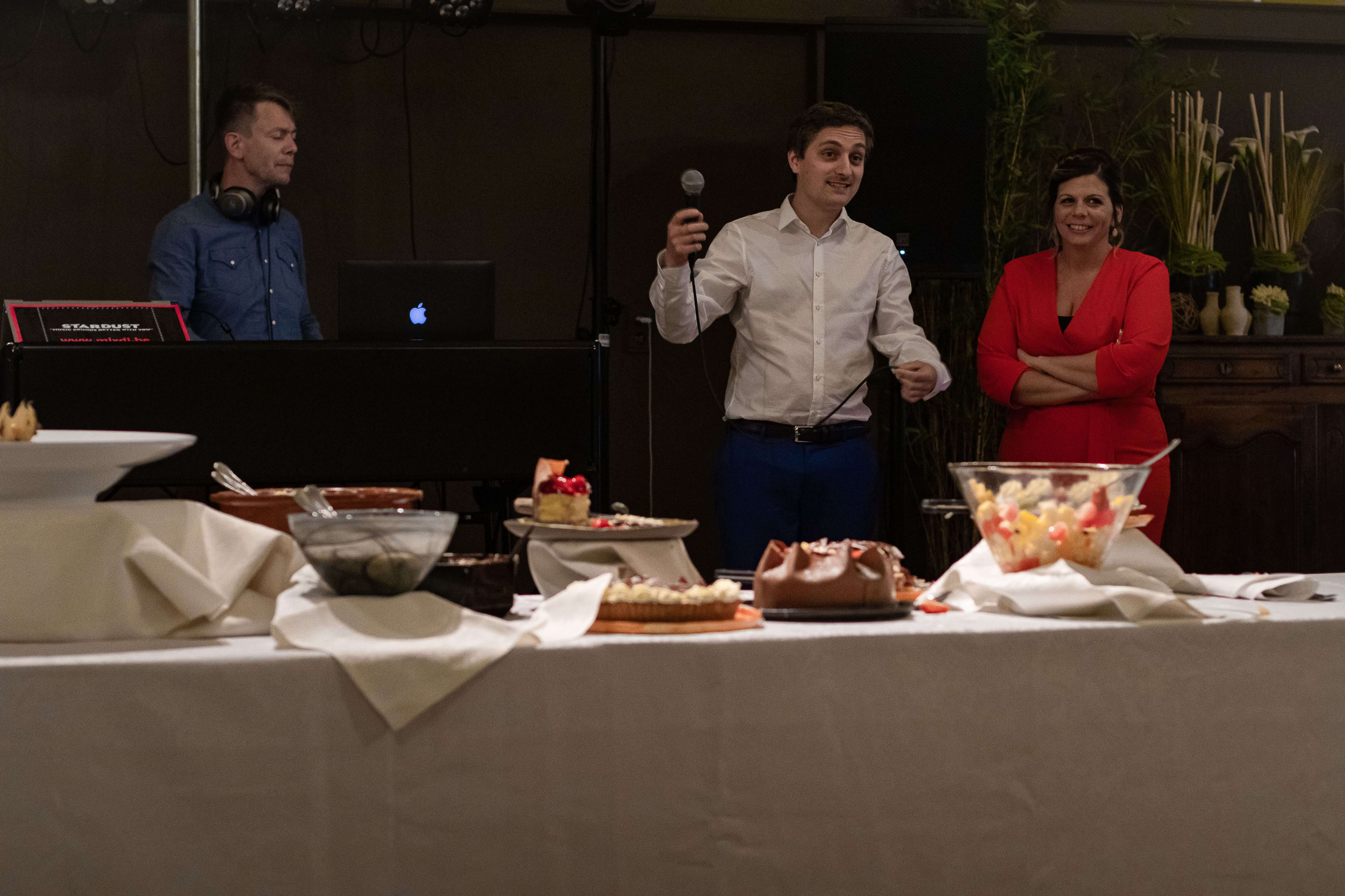 Missing alternative text