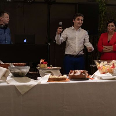 Missing alternative text