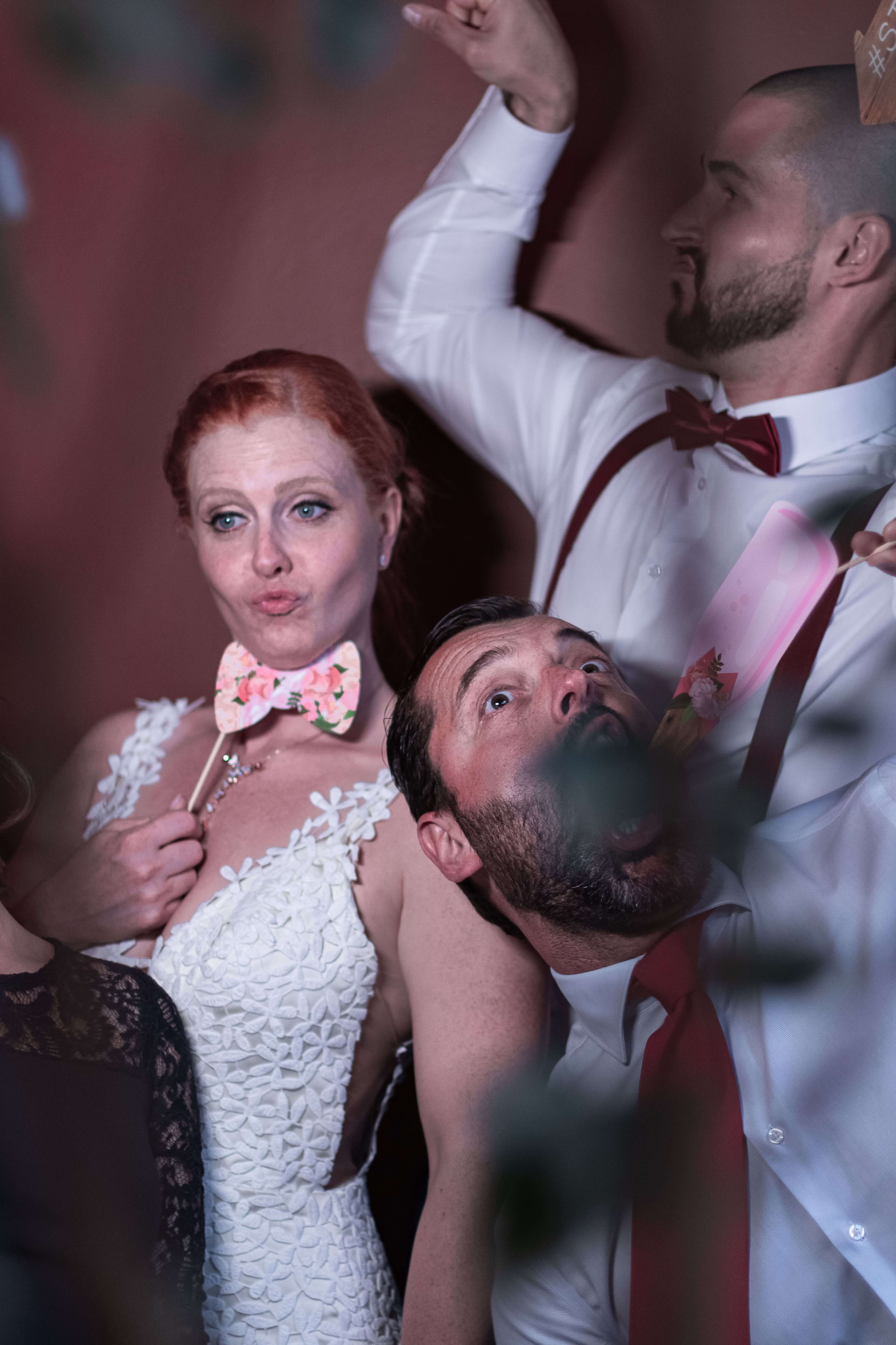 Missing alternative text