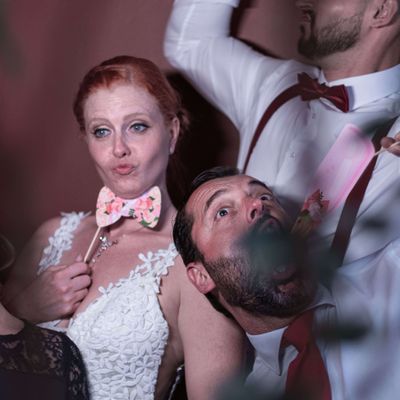 Missing alternative text