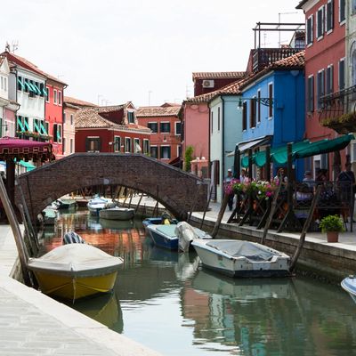 Missing alternative text