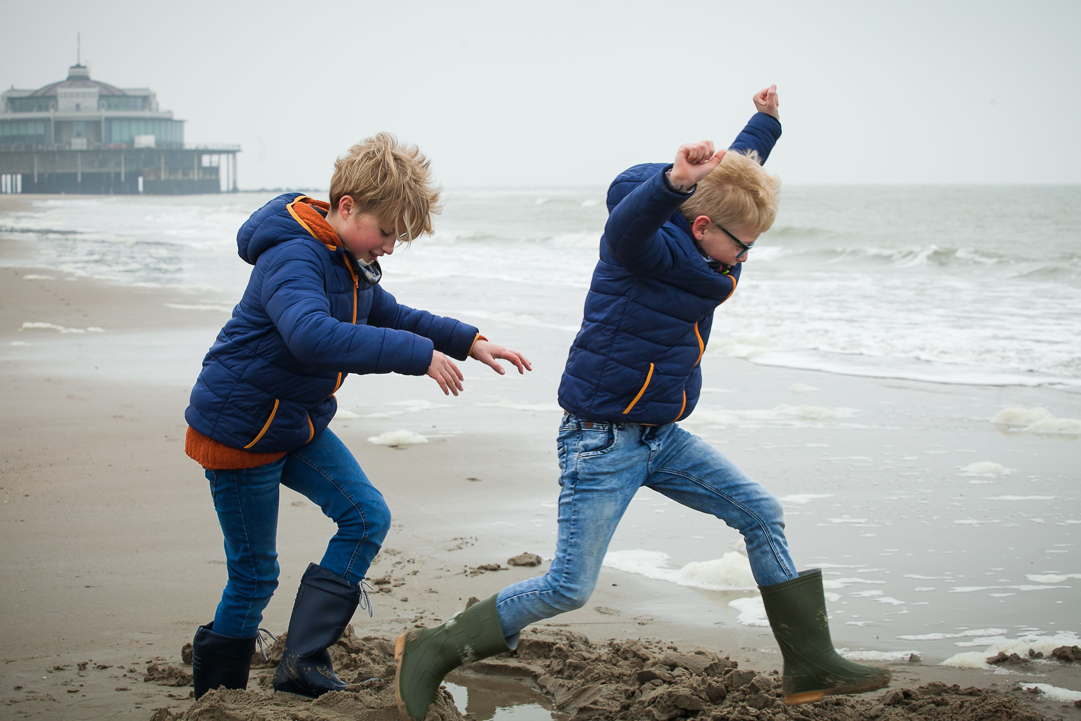 Missing alternative text