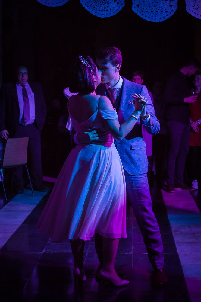 Missing alternative text