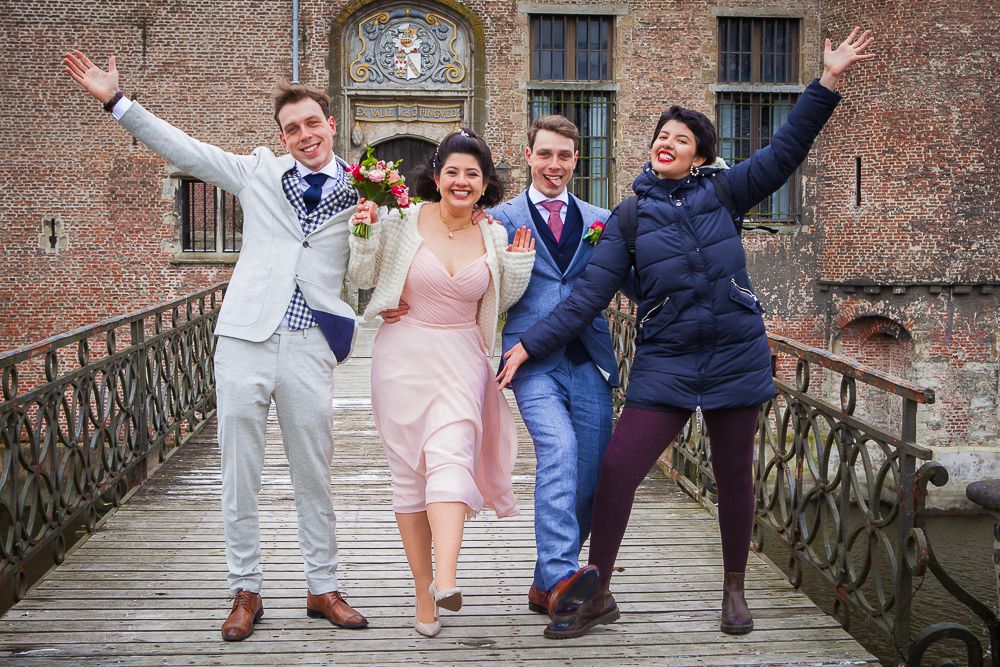 Missing alternative text