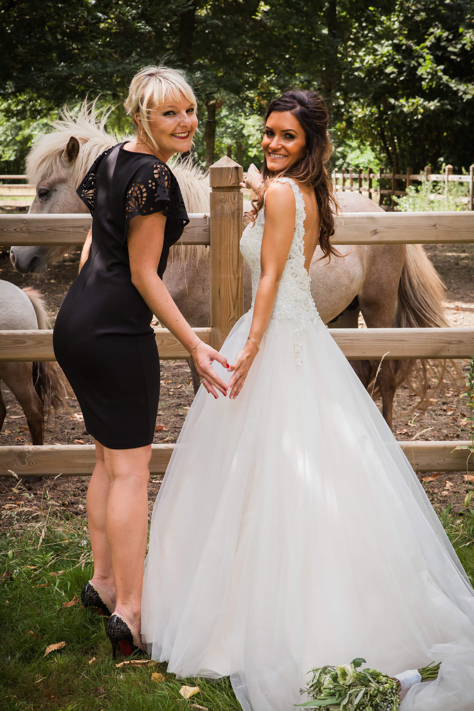 Missing alternative text