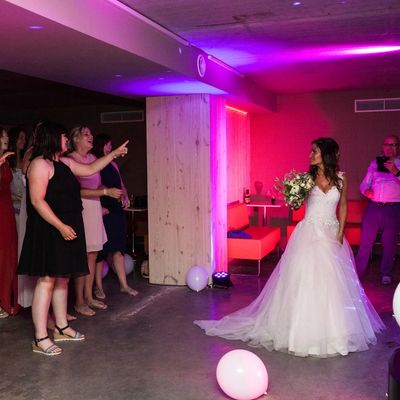 Missing alternative text