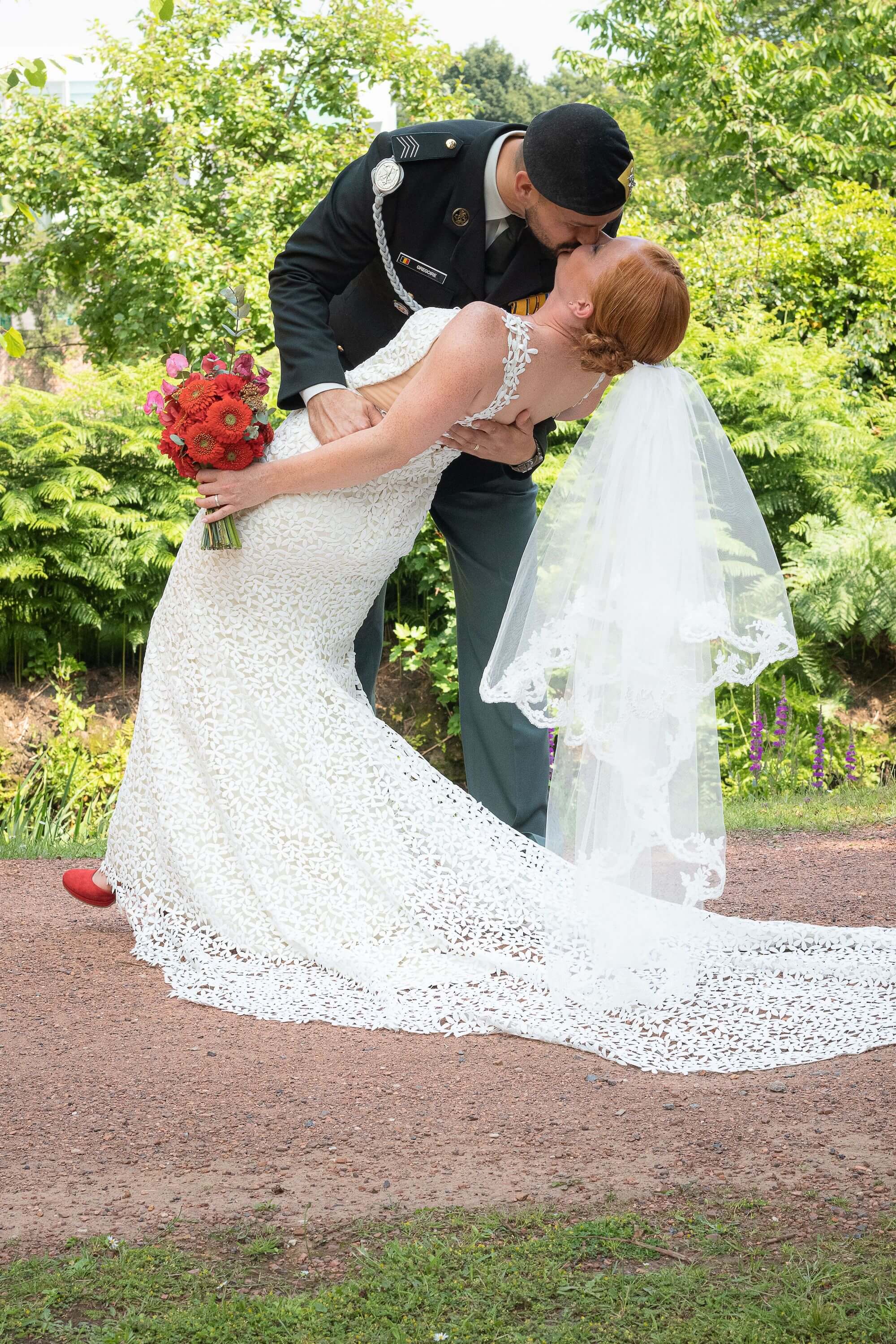 Missing alternative text