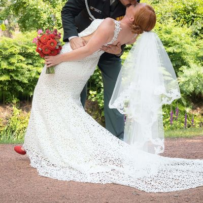 Missing alternative text