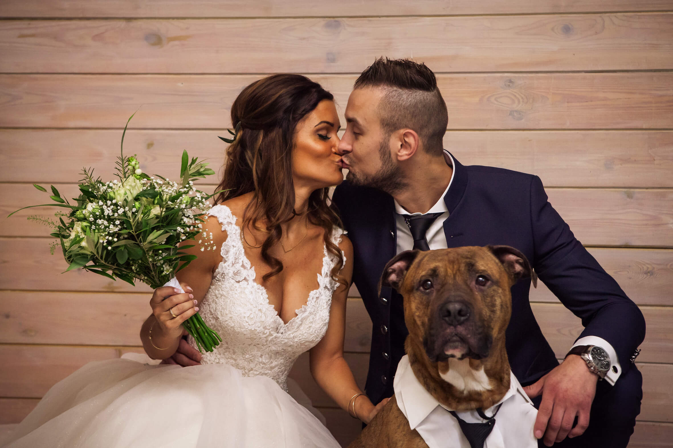 Missing alternative text