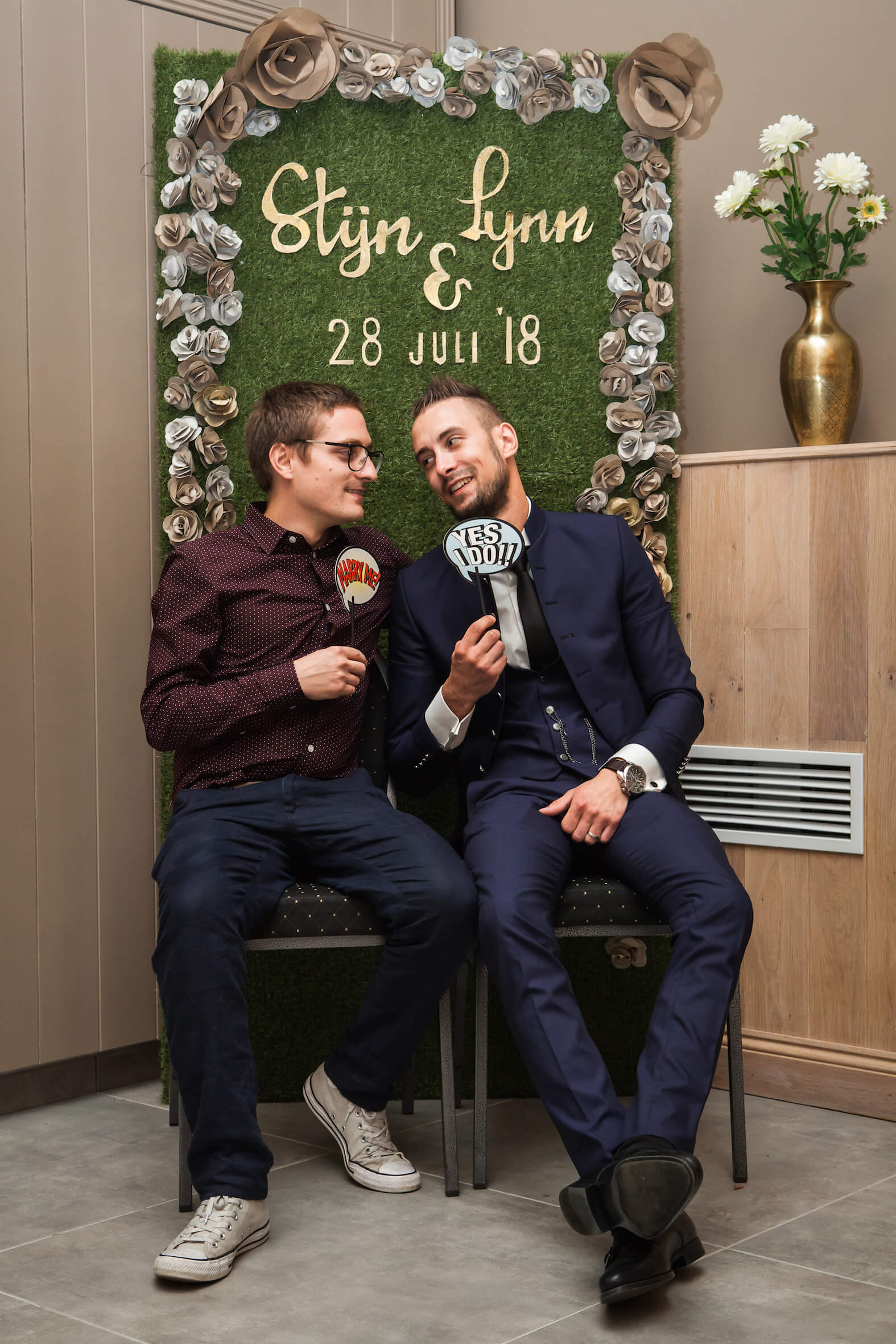 Missing alternative text