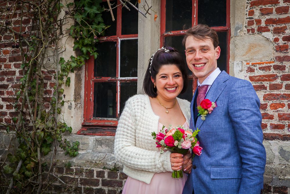 Missing alternative text