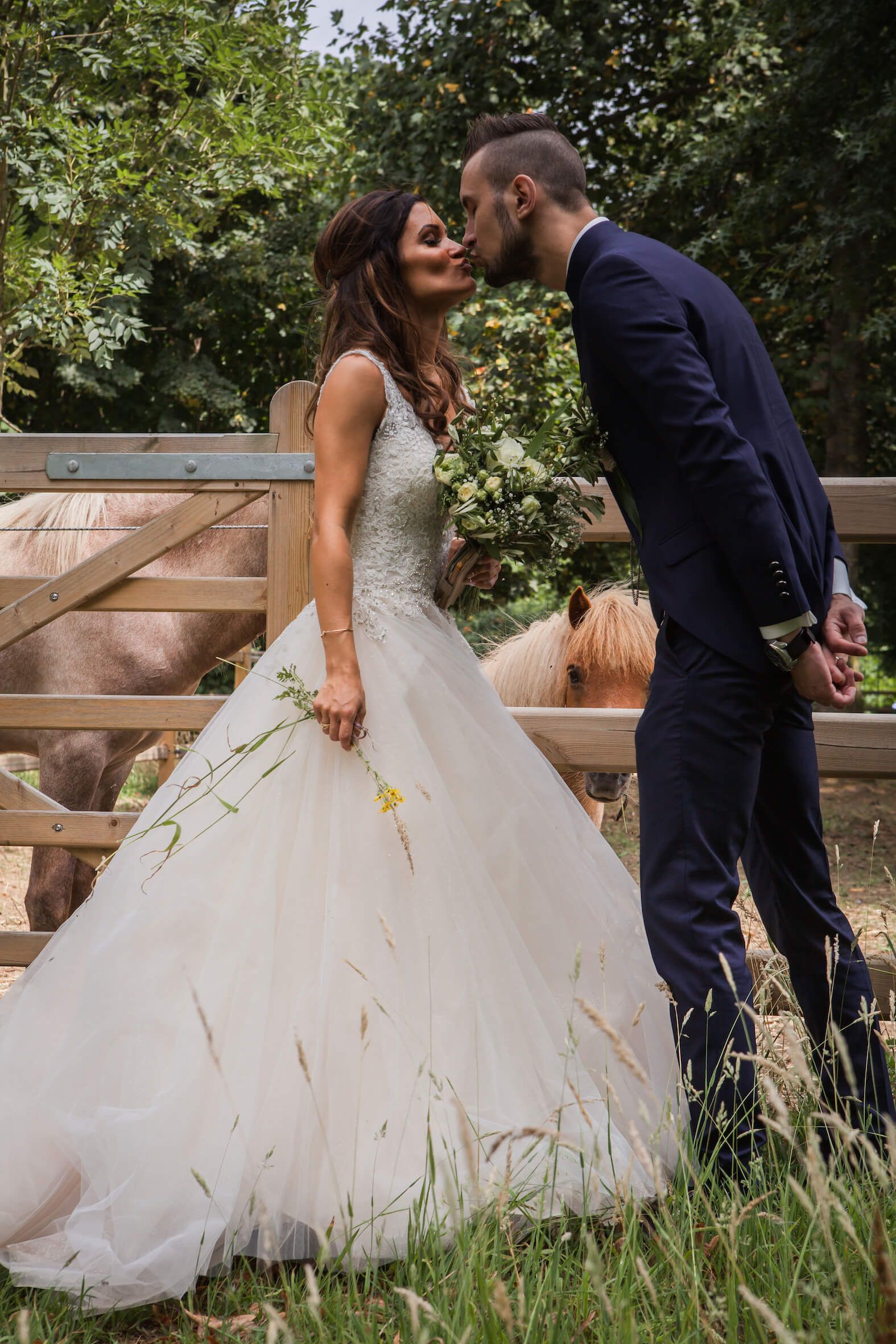 Missing alternative text