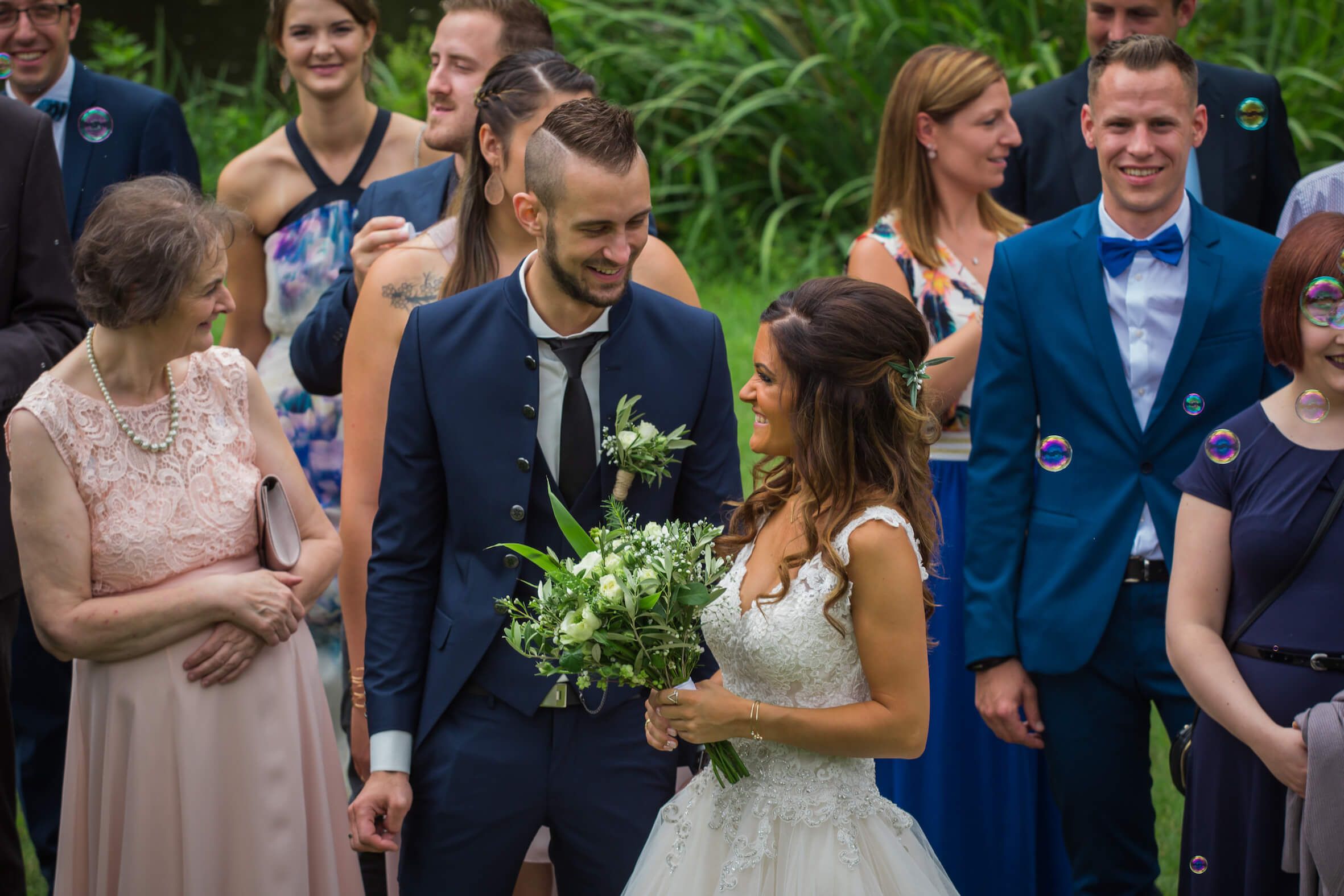 Missing alternative text