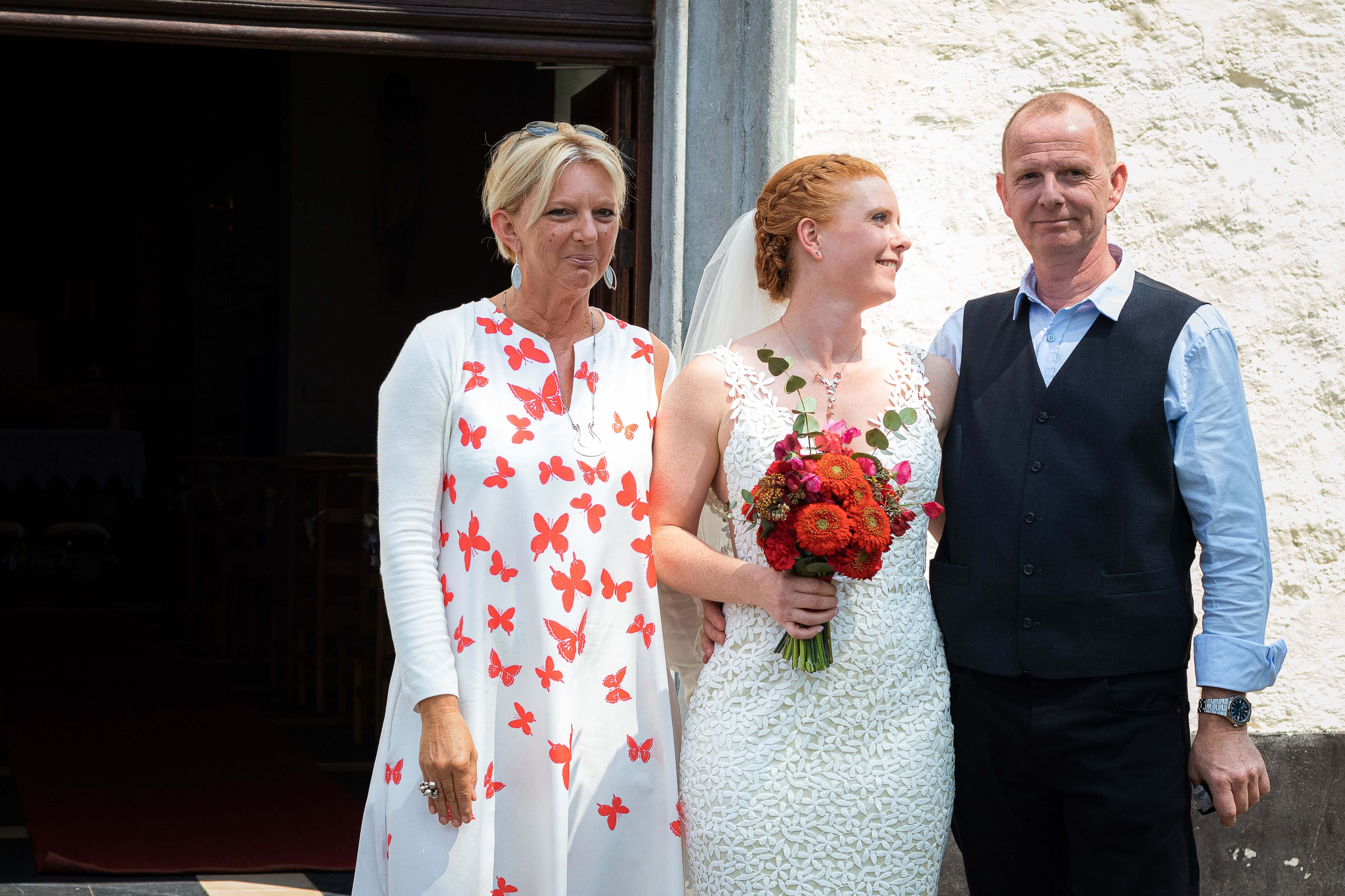 Missing alternative text