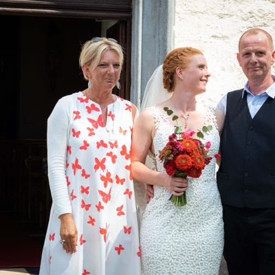 Missing alternative text