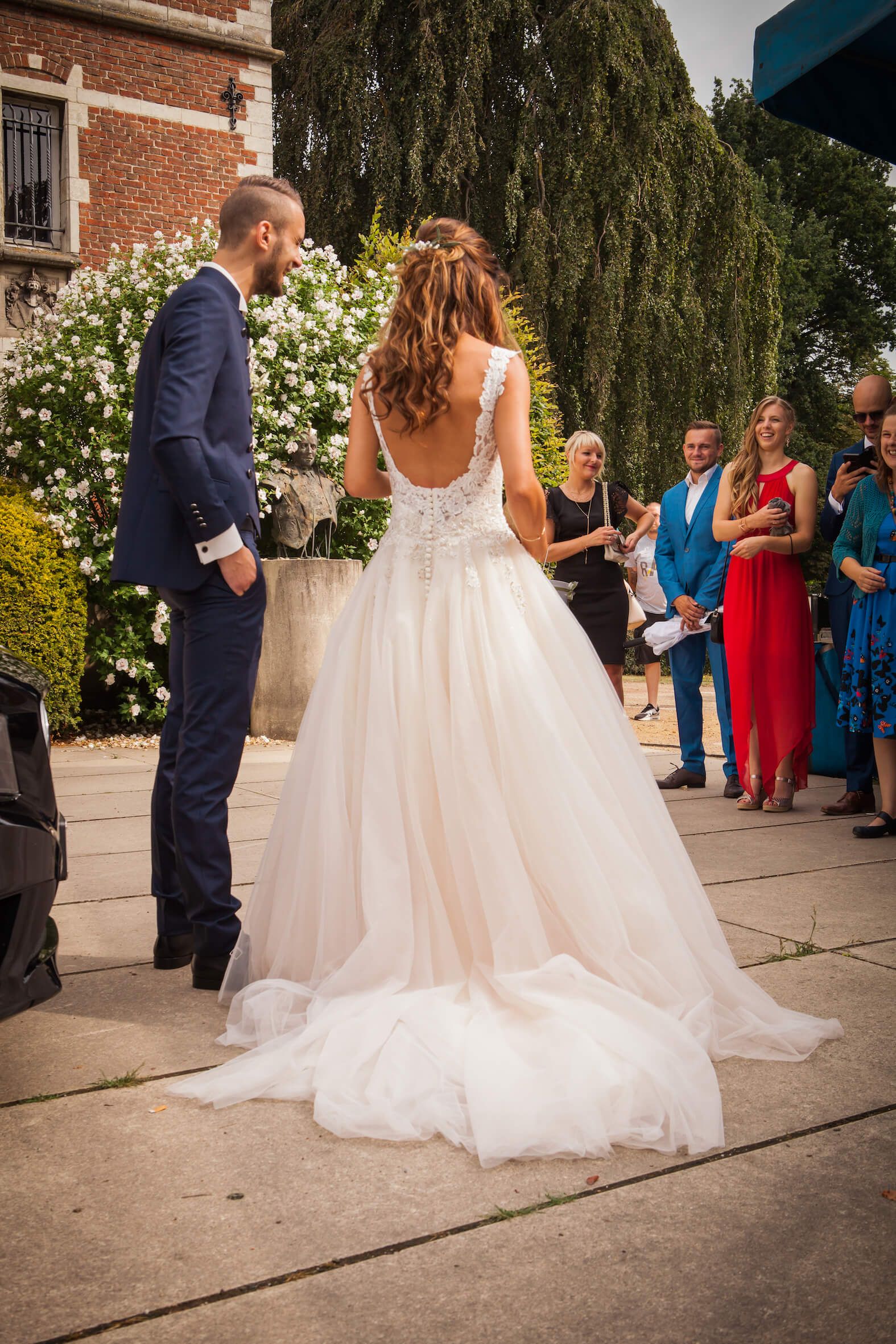 Missing alternative text