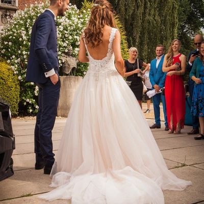 Missing alternative text