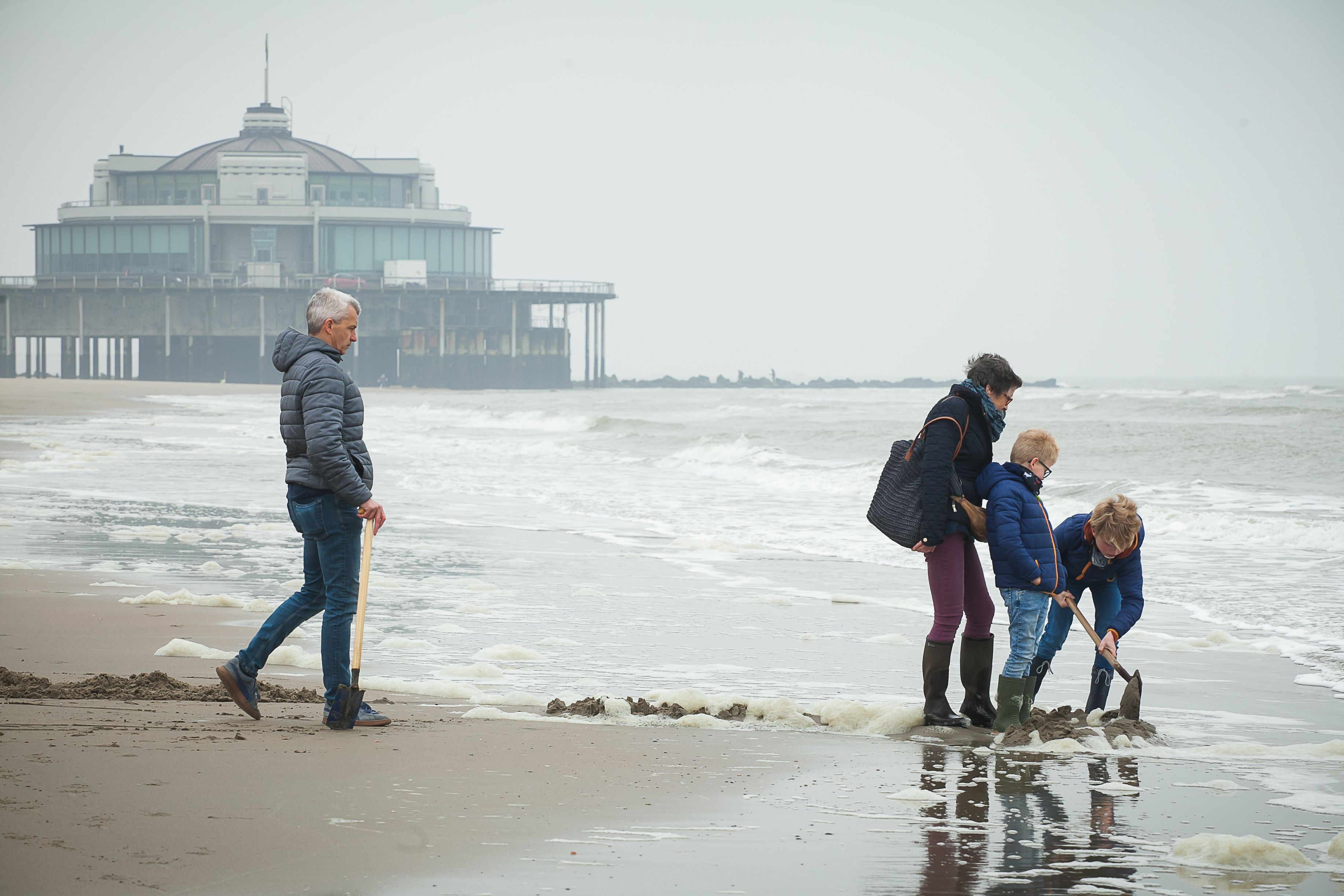 Missing alternative text