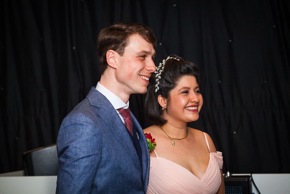 Missing alternative text