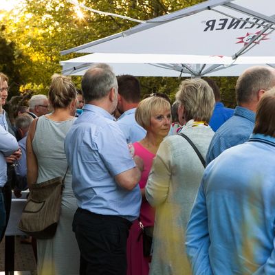 Missing alternative text