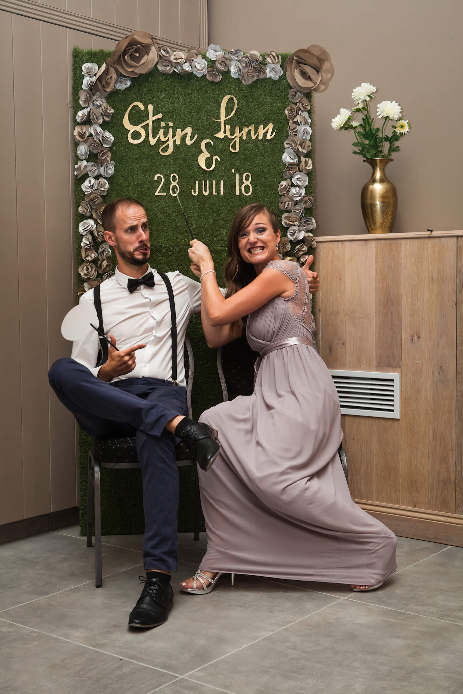 Missing alternative text