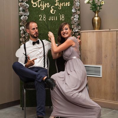 Missing alternative text