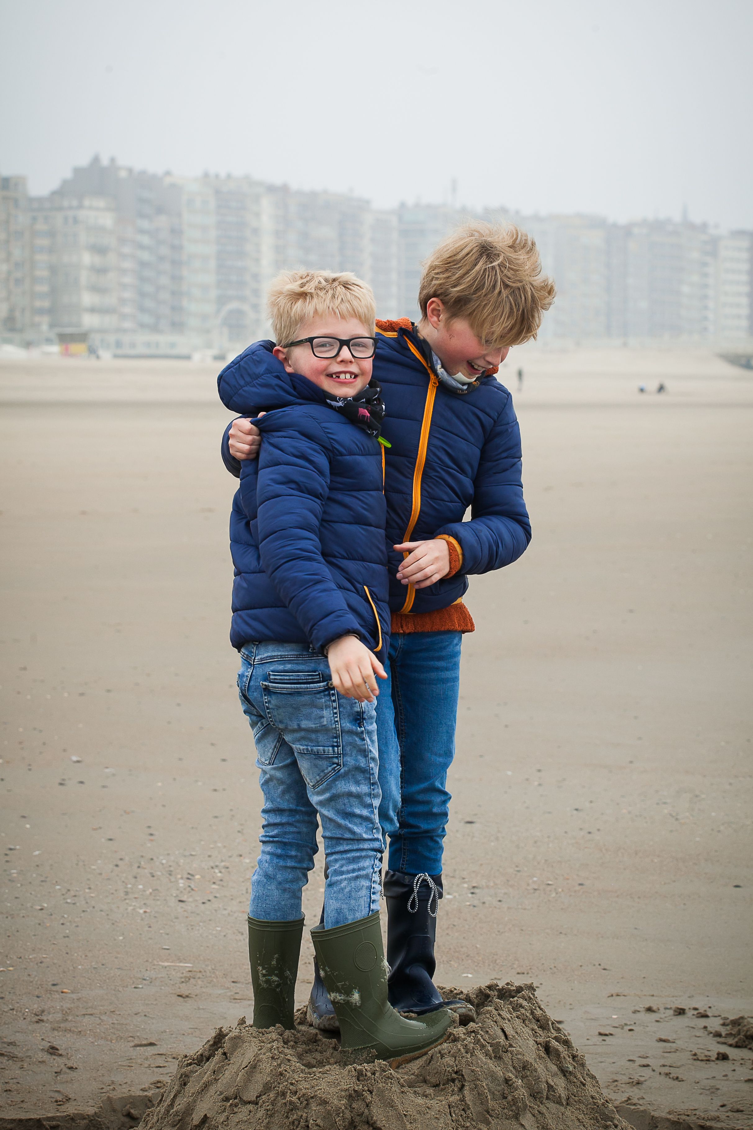 Missing alternative text