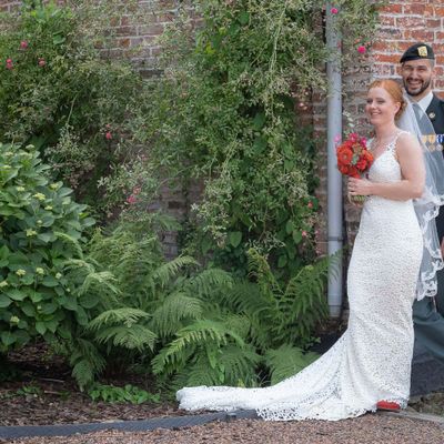 Missing alternative text