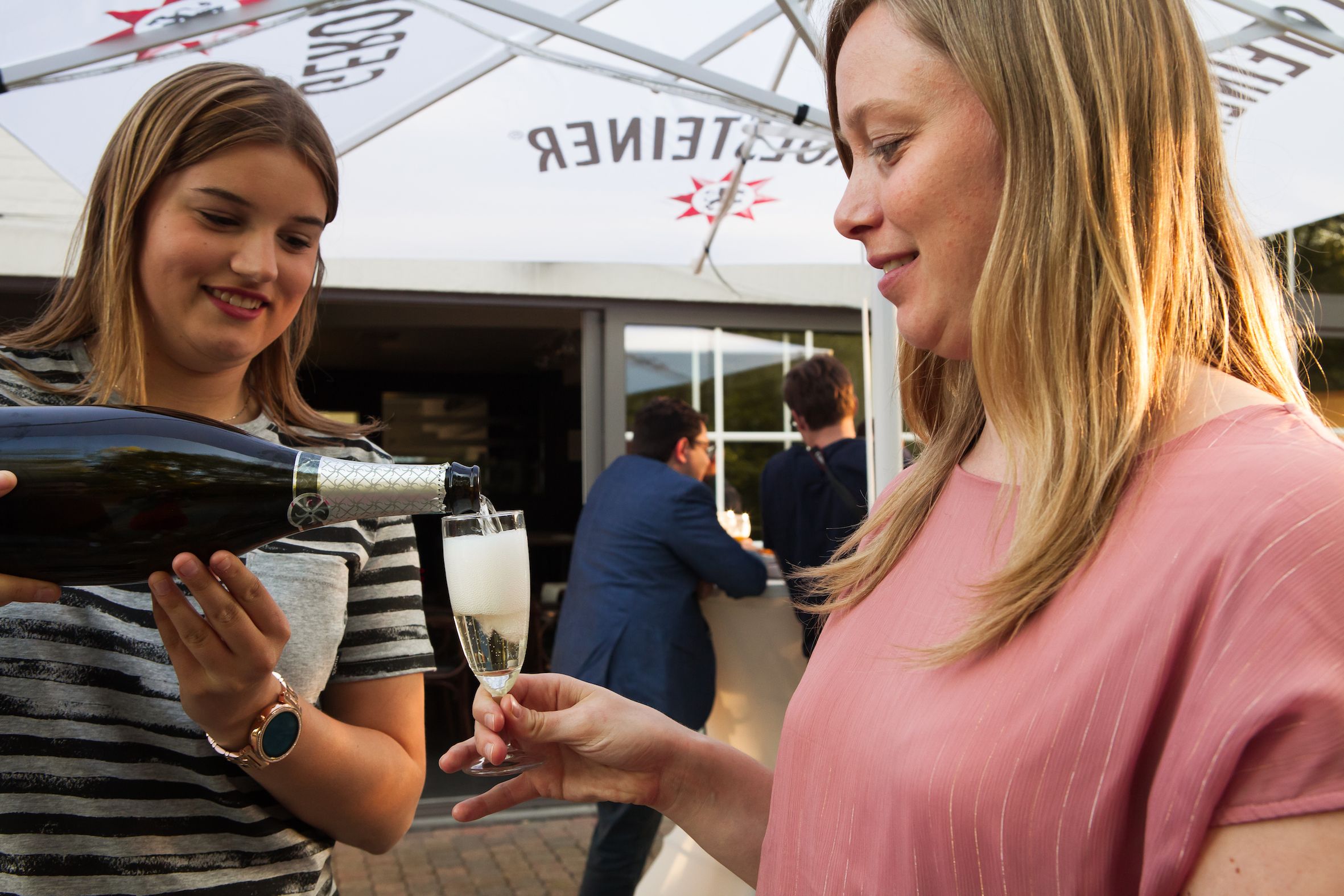 Missing alternative text