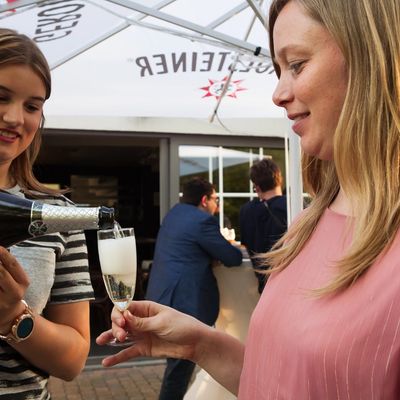 Missing alternative text