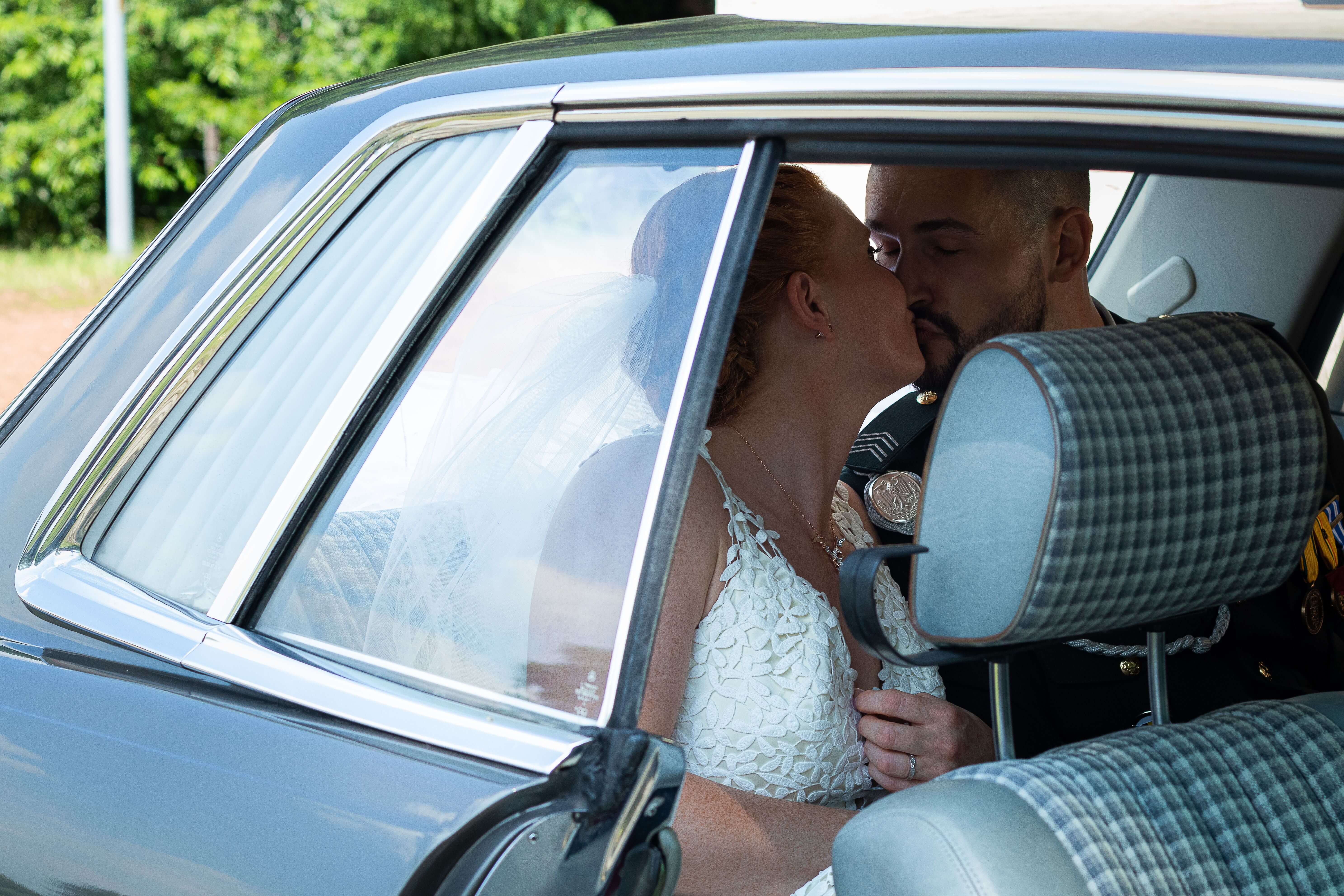 Missing alternative text