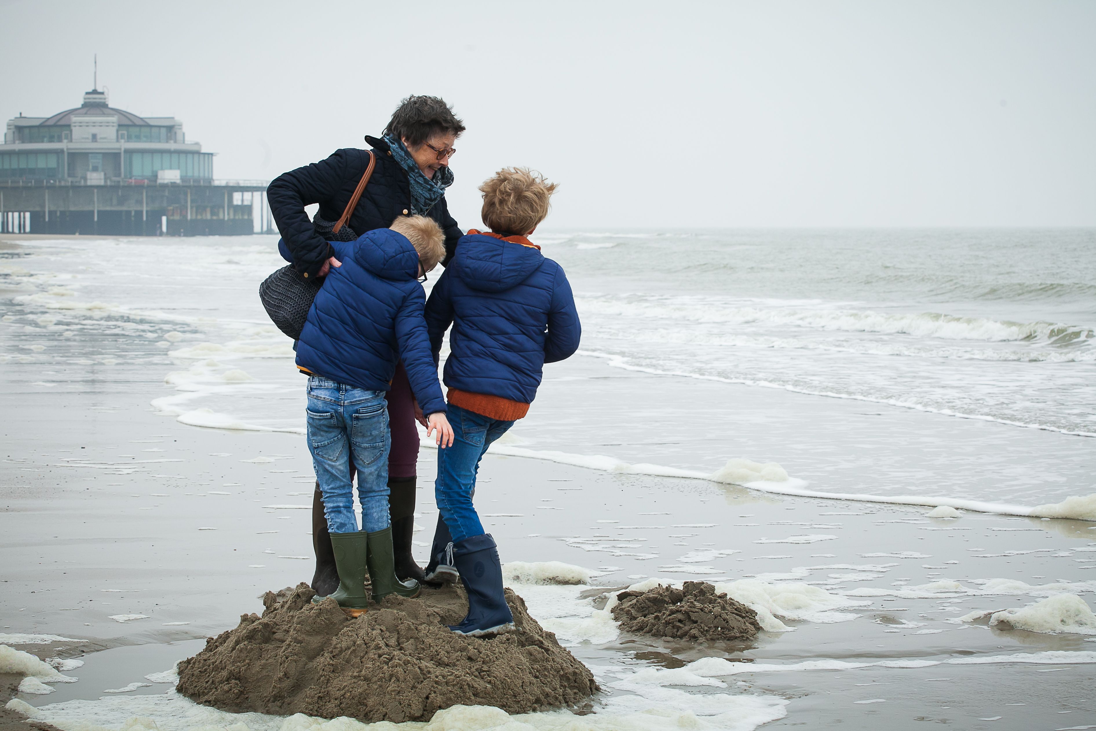 Missing alternative text