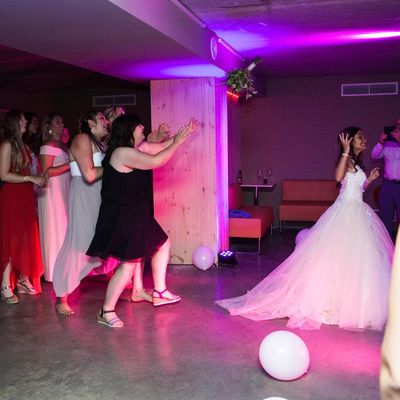 Missing alternative text