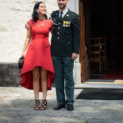 Missing alternative text