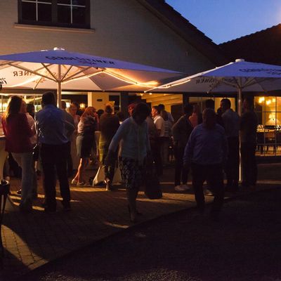 Missing alternative text