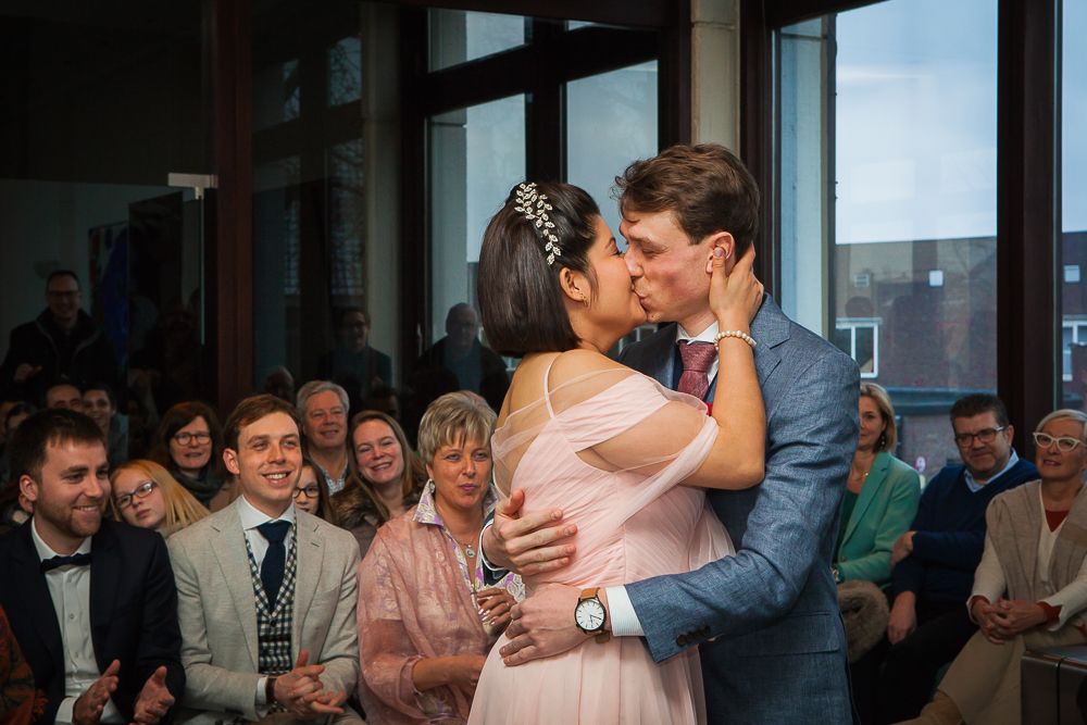 Missing alternative text