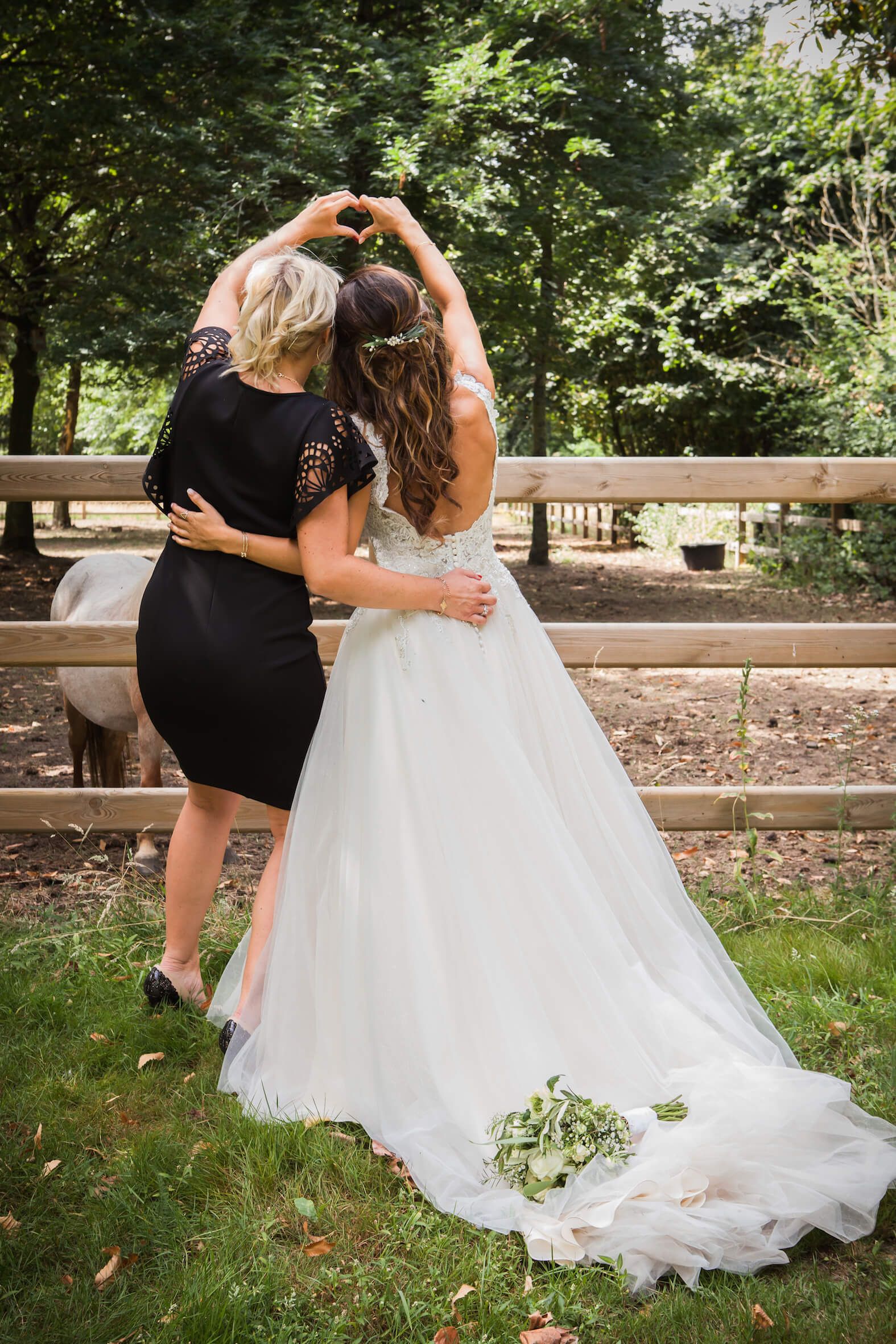 Missing alternative text