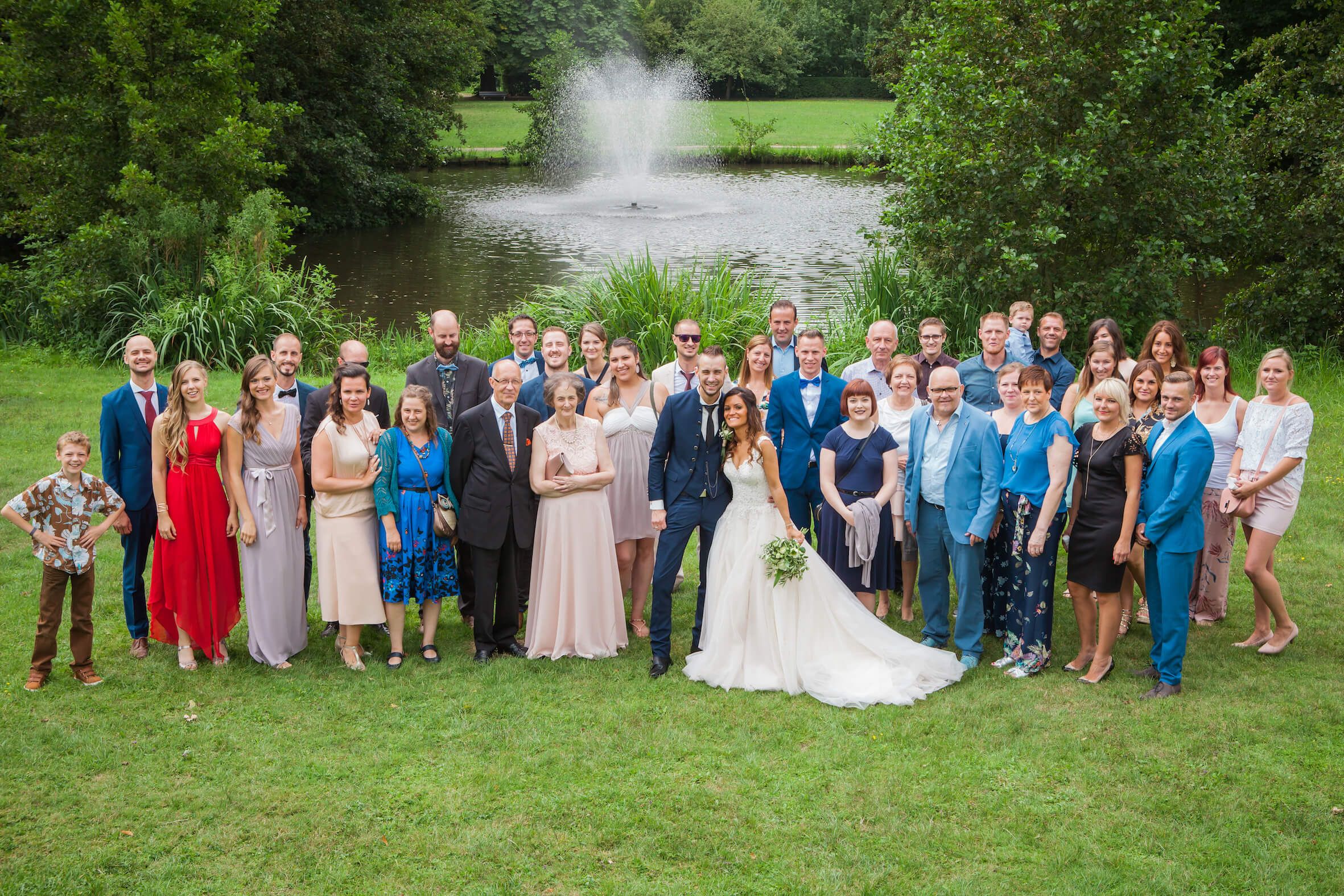 Missing alternative text