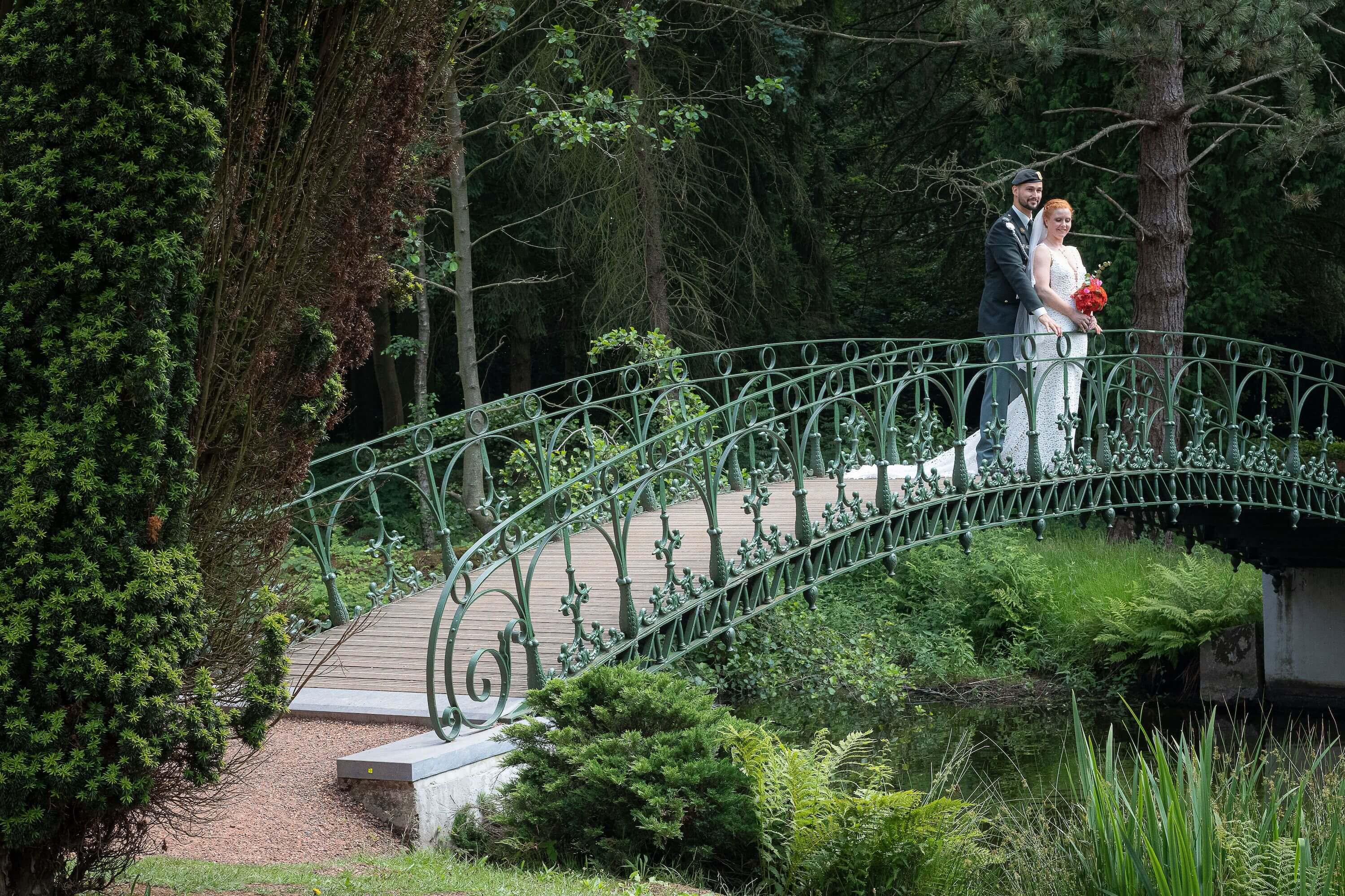 Missing alternative text