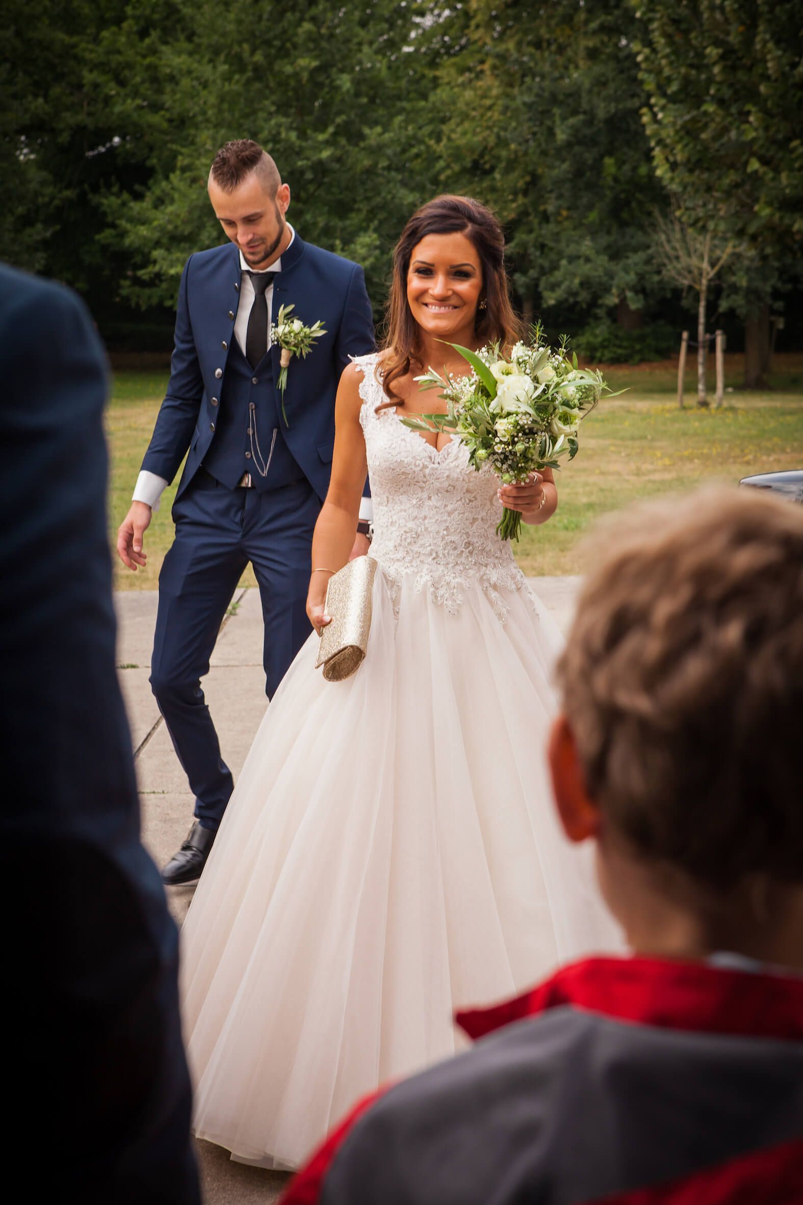 Missing alternative text