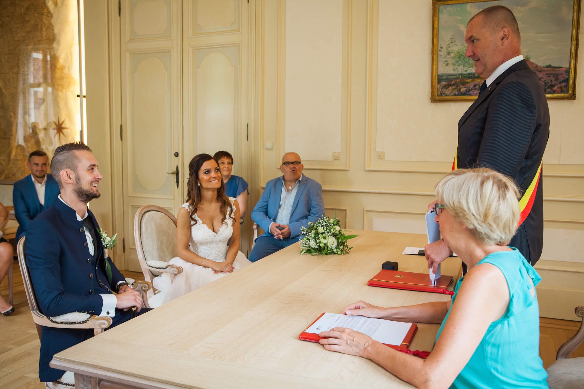 Missing alternative text