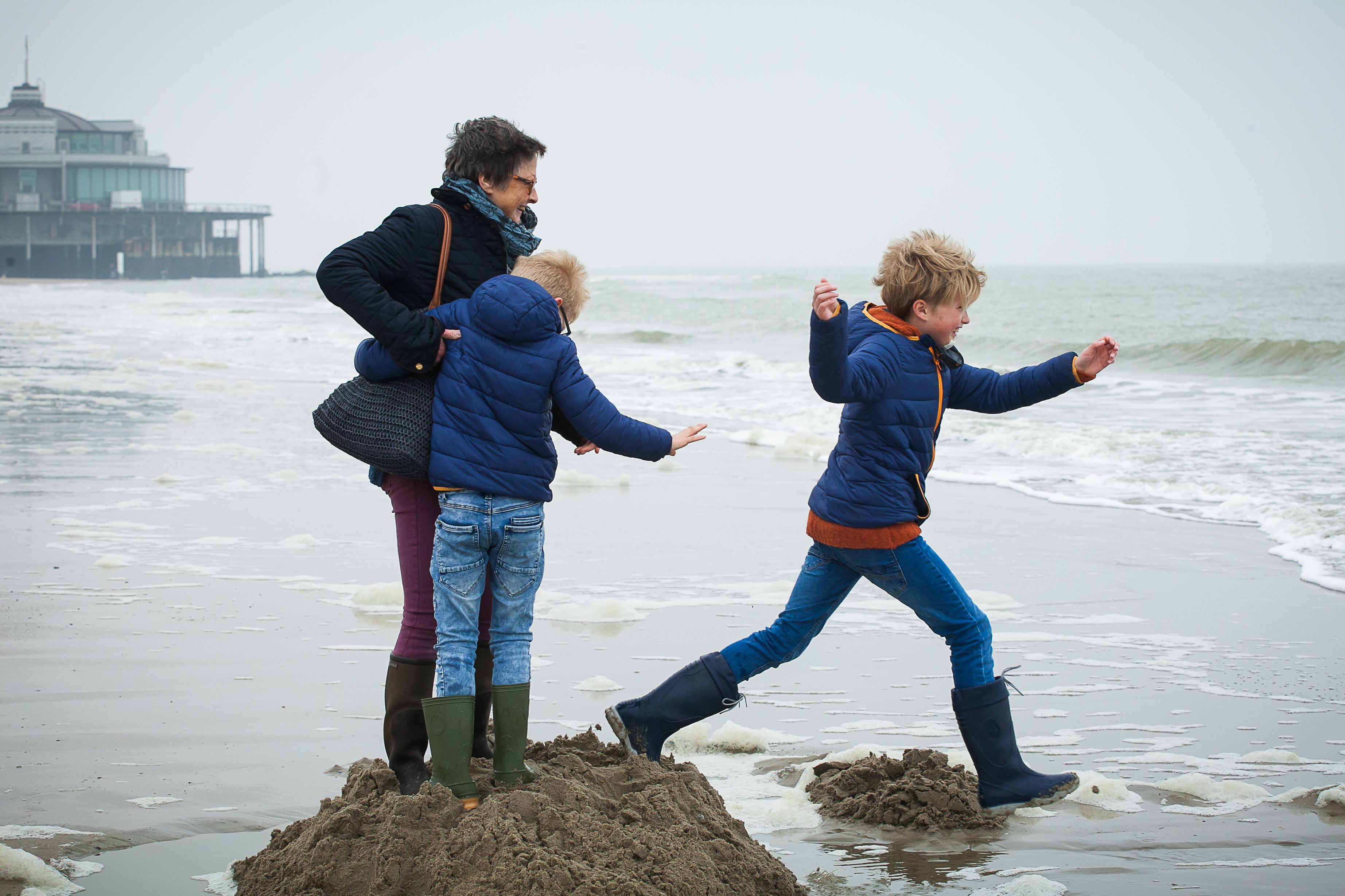 Missing alternative text