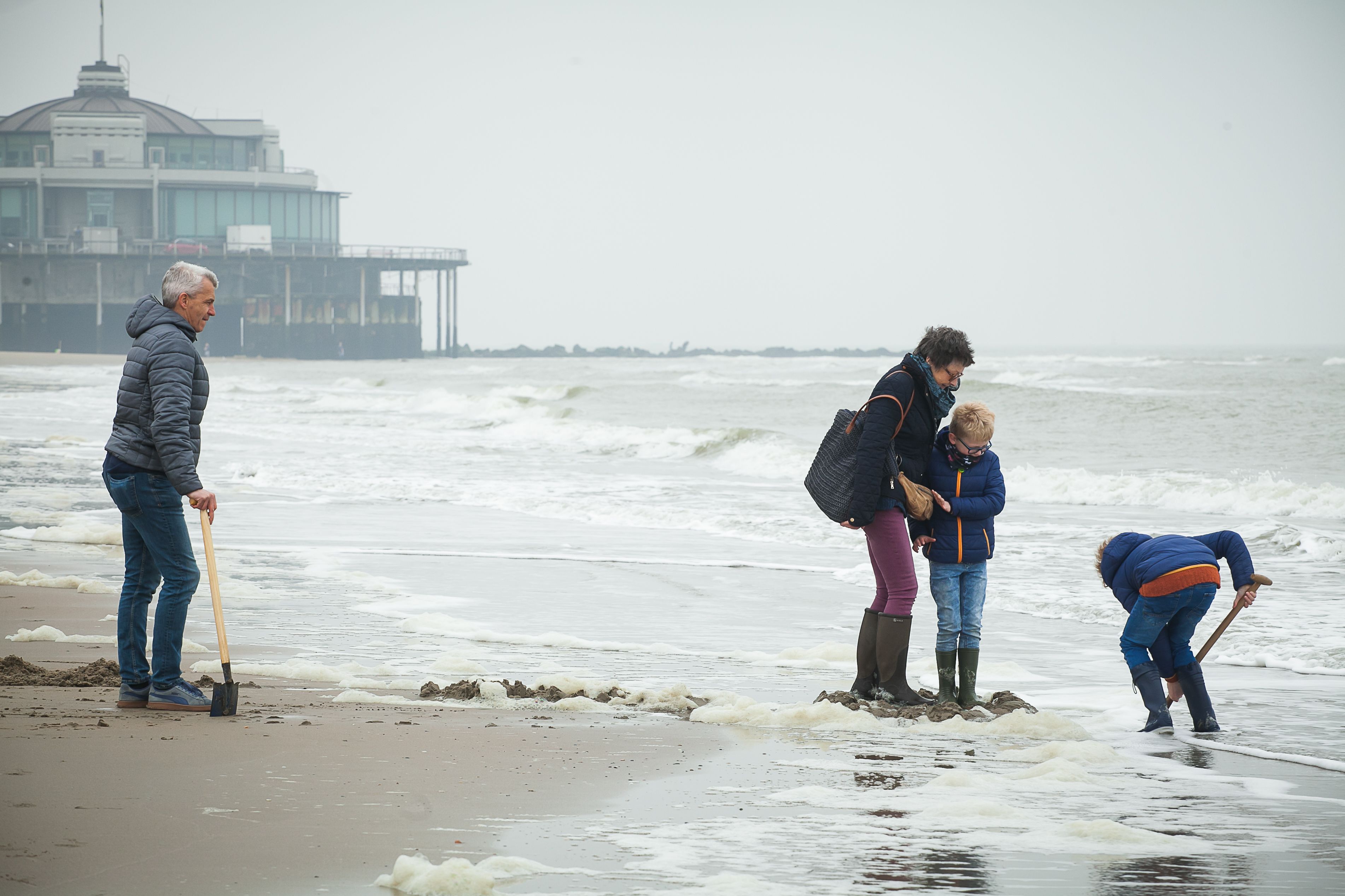 Missing alternative text