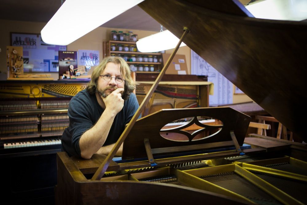 Missing alternative text