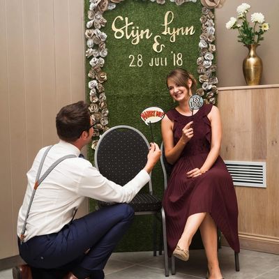 Missing alternative text